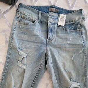 Torrid distressed jeans brand new! Extra short length